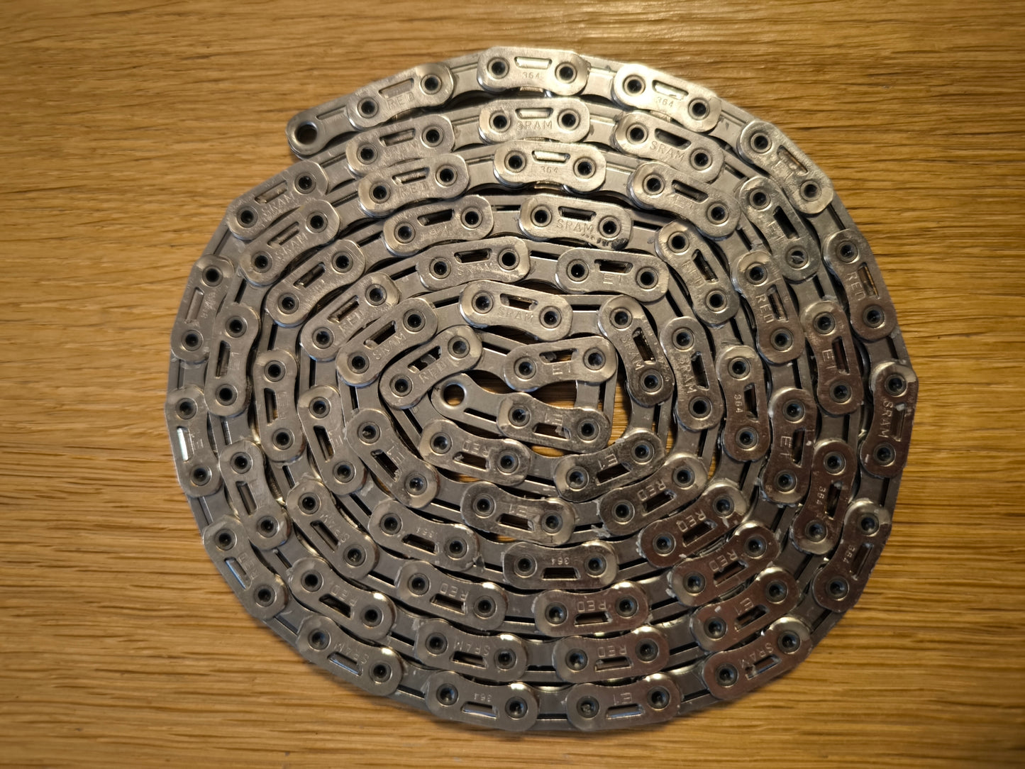 SRAM RED E1 - Kette gewachst 126Glieder
